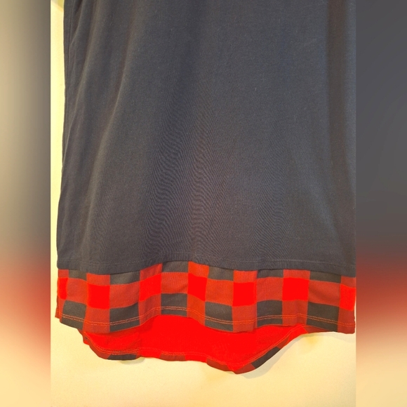 NIKE Air Force 1 medium athletic cut cotton tee shirt black red plaid bottom - Picture 3 of 8